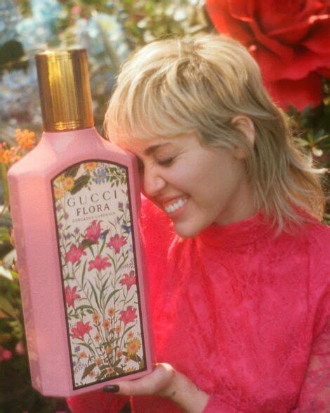 miley cyrus perfume versace